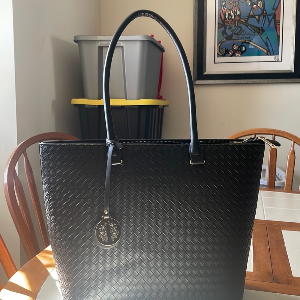 Black knitted faux leather tote bag NWOT